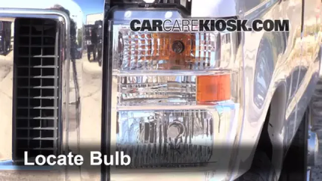 2013 Ford E-350 Super Duty XLT 5.4L V8 FlexFuel Standard Passenger Van Éclairage Feu clignotant avant (remplacer l'ampoule)